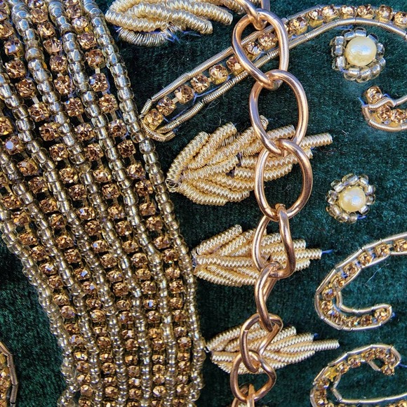 NWT Green velvet clutch with gold zardozi, beads and sequins embroidery. - Picture 6 of 10